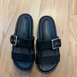 Women’s Treasure & Binder platform sandal size 8